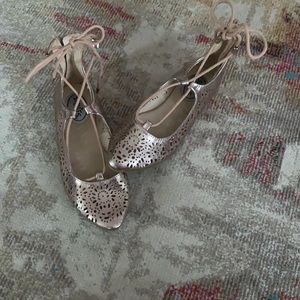 ⭐️(3 for $15) Girls sz2 sandals